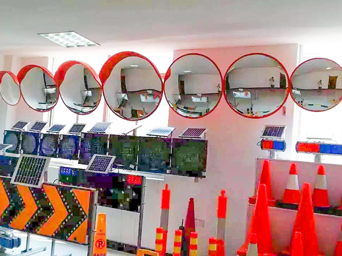 反光镜(图1)